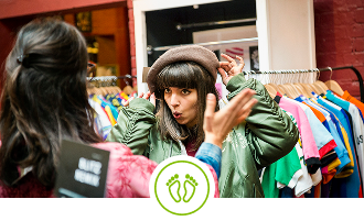 femme-faisant-du-shopping